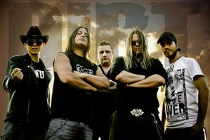 dirt-promo-group-pic-2012-1.jpg
