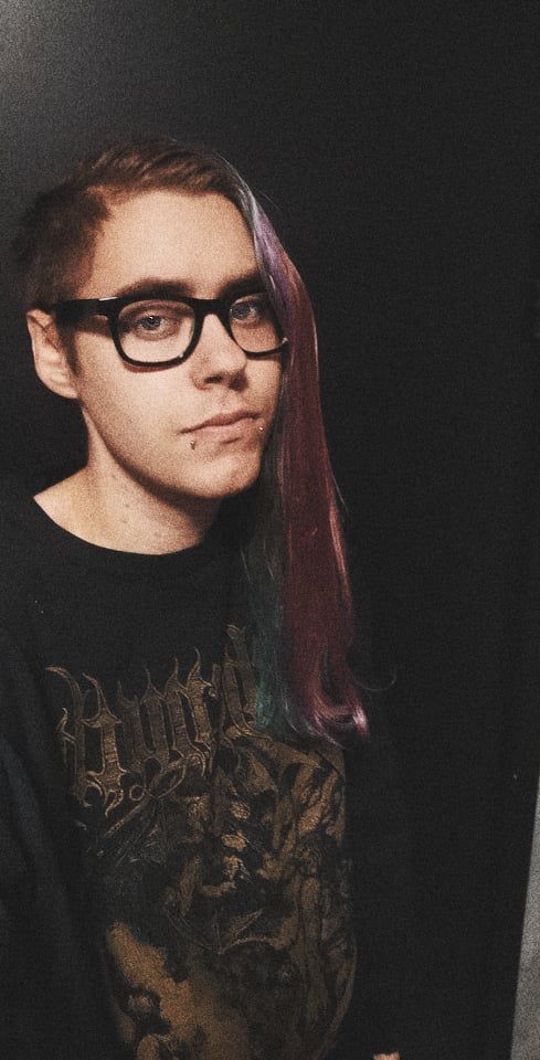 Chronique de HUSH : To bi or not to bi ? That's the fuckin question !