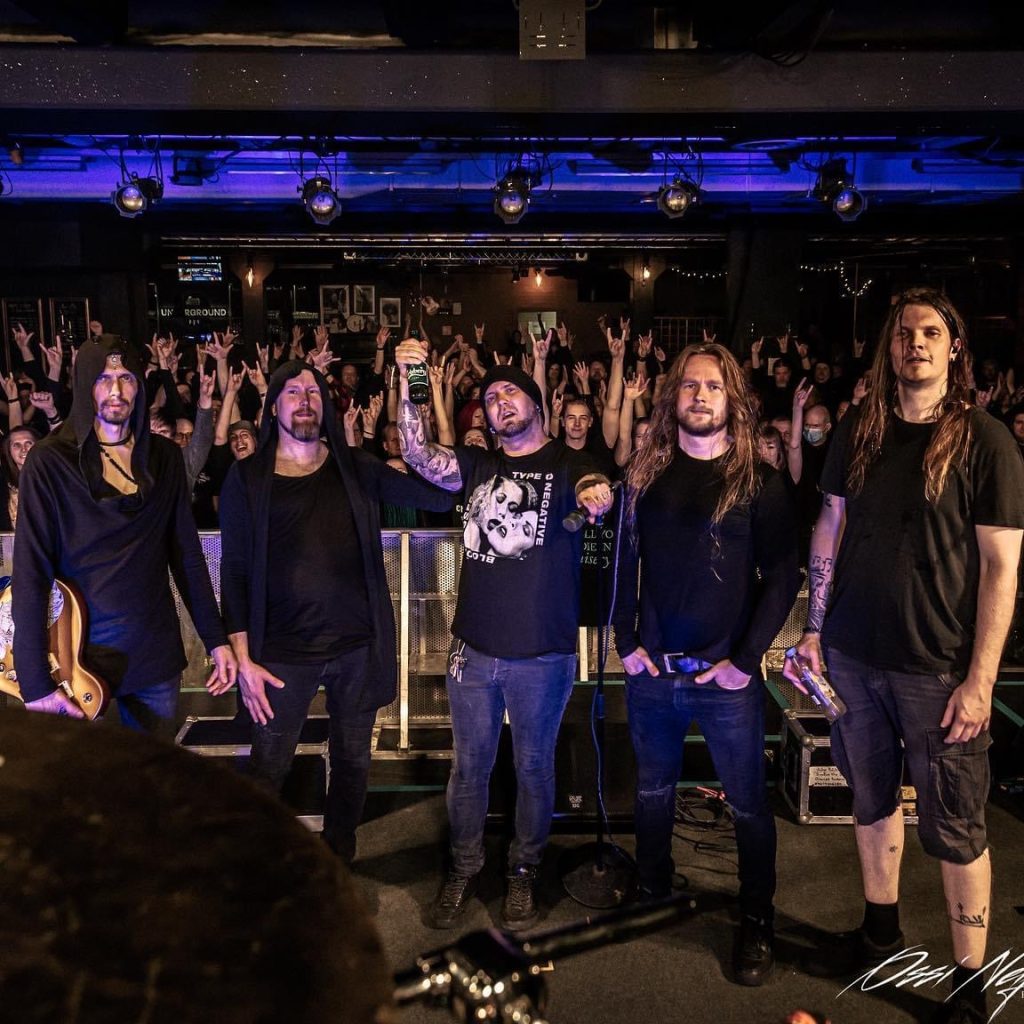SWALLOW THE SUN sur scene en Finlande