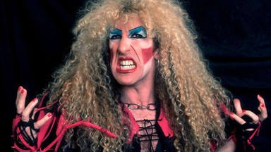 DEE SNIDER