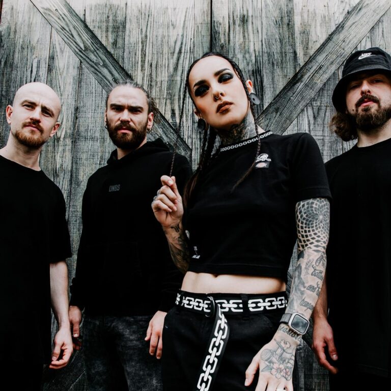 Jinjer [Crédit photo : Lina Glasir]