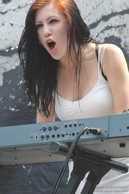 BLEEDING THROUGH : UNE GRELE DE DESTRUCTION 3 MARTA DEMMEL