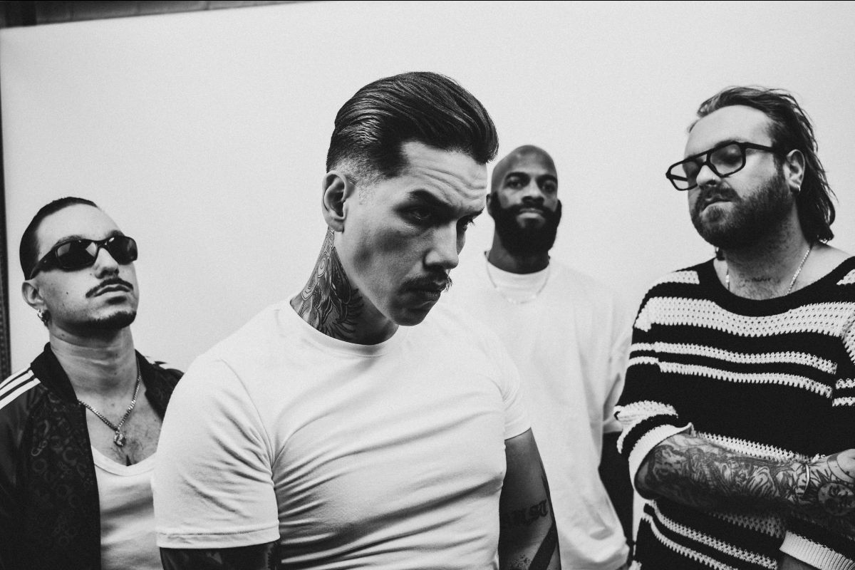 As They Burn entre dans une nouvelle ère avec “Dialysis”. 1 As They Burn © Alexis Vittori