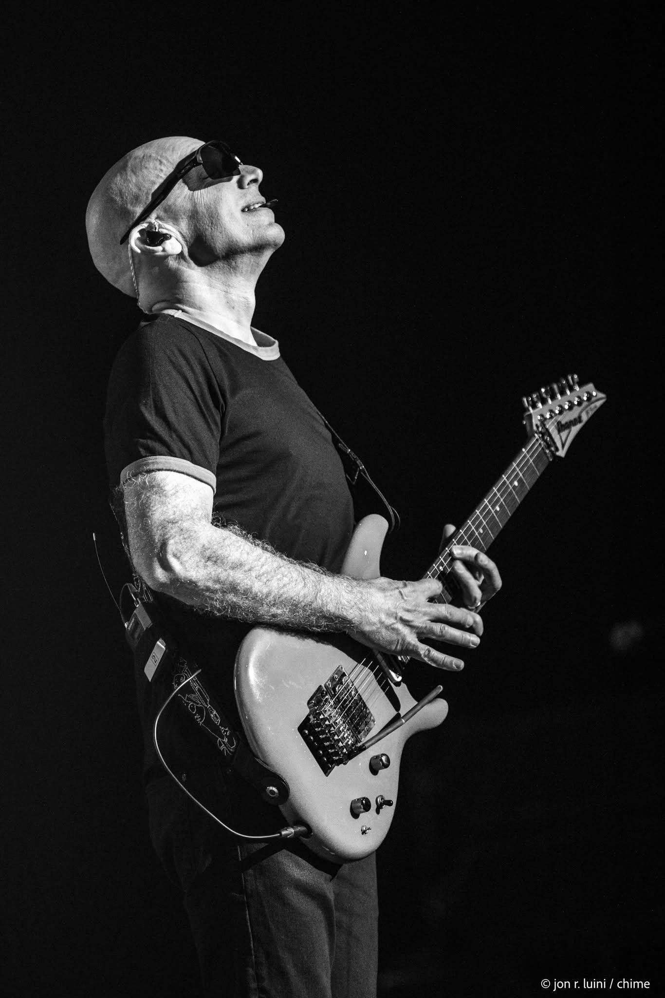 JOE SATRIANI 