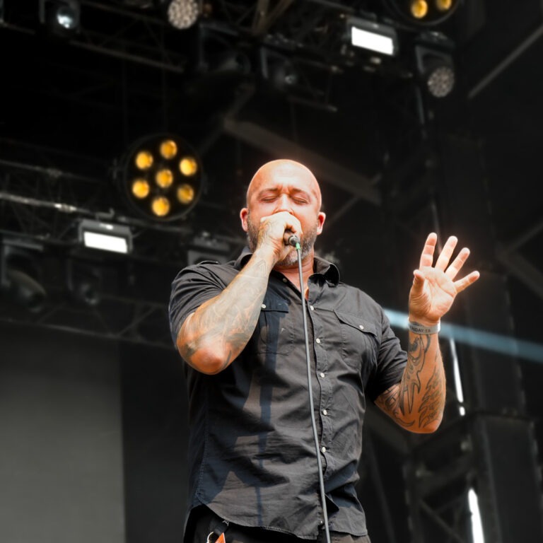 Benighted au Motocultor