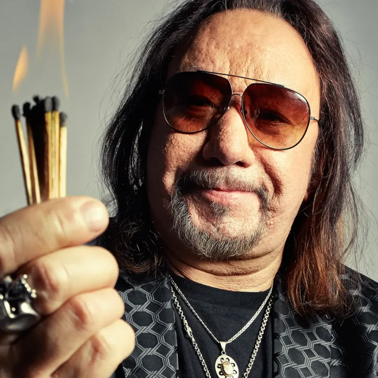 Ace frehley de Kiss est décédé à 74 ans