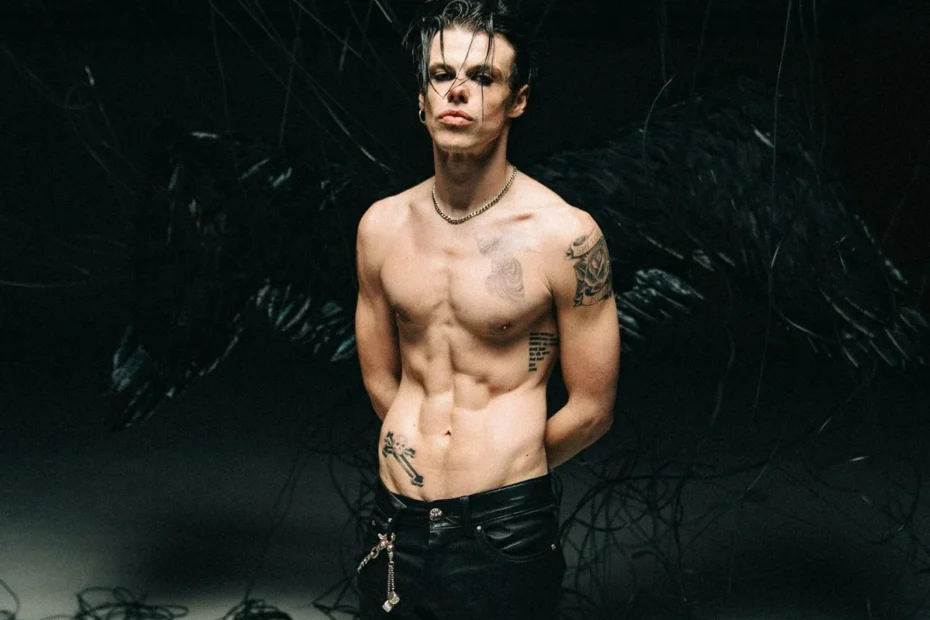 yungblud_officialpress_1_fa22d0c4-e9da-4637-b444-dd7f96f51ef0_1200x1200_crop_center
