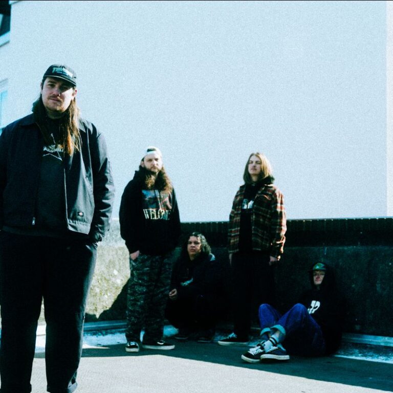 Split Chain © Ashlea Bea