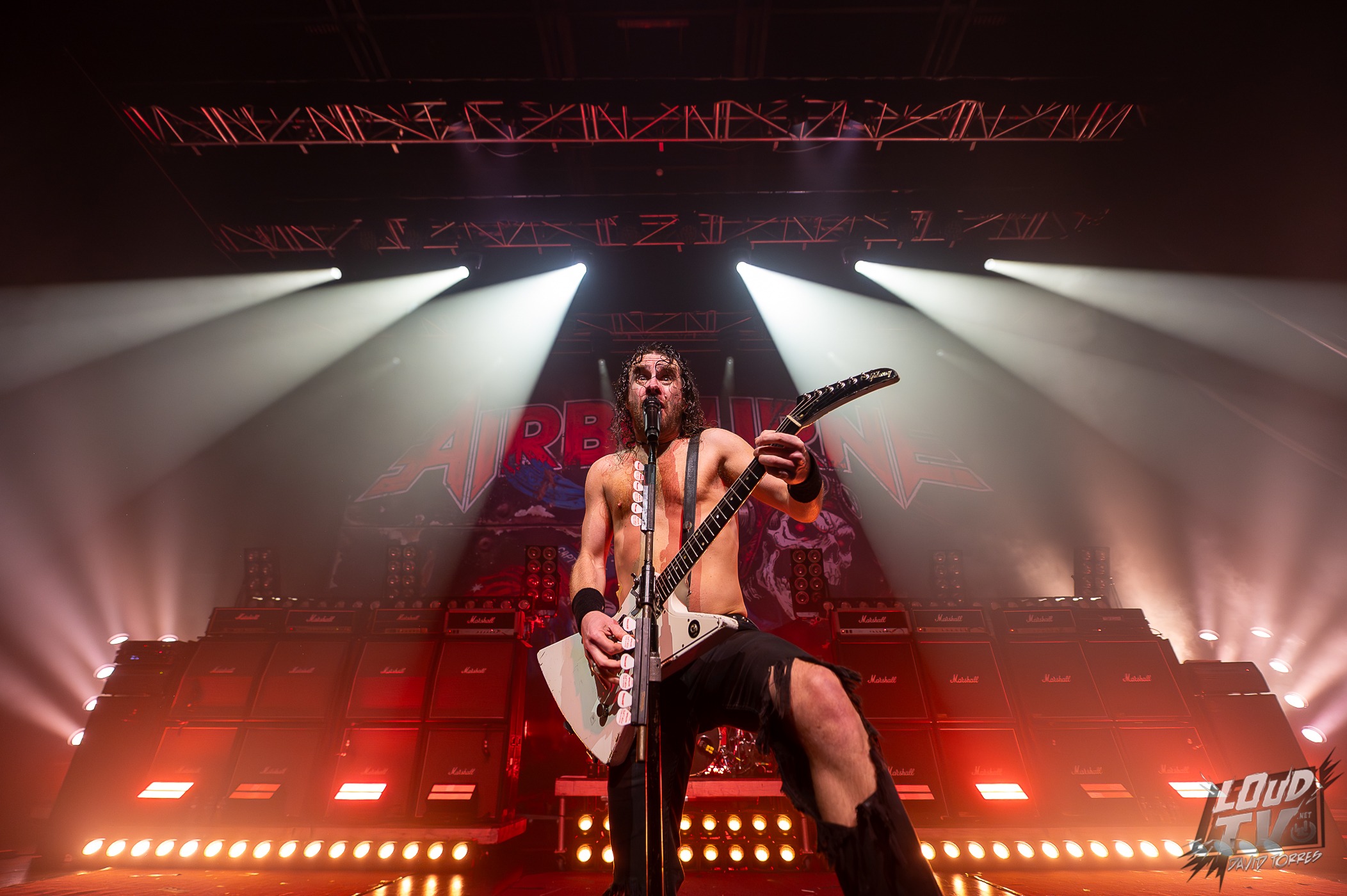 Airbourne-4