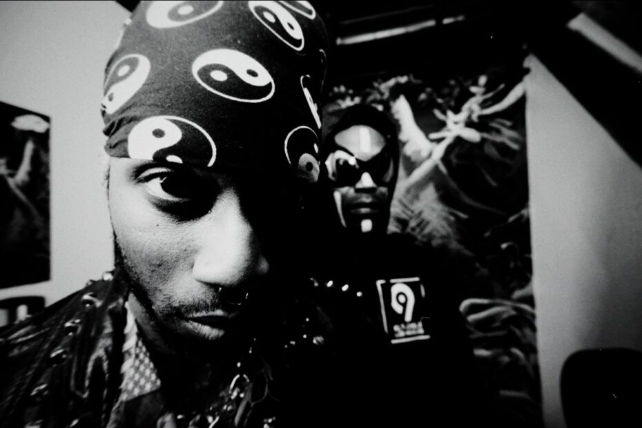 HO99O9 © duranite