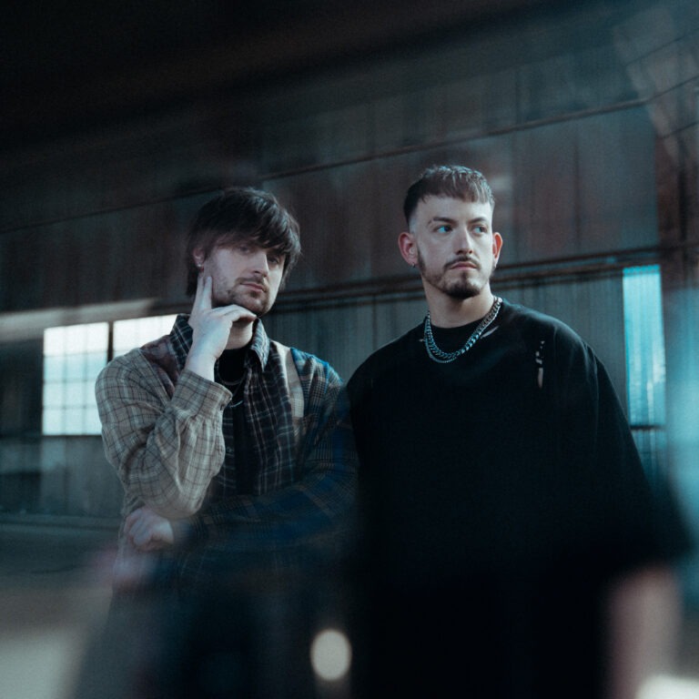 Nevertel © Alex Bemis