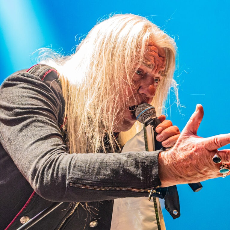 Saxon-Zenith Paris by Greg Daumail