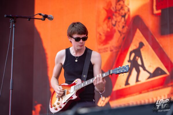 Man Woman Chainsaw EUROCK-08